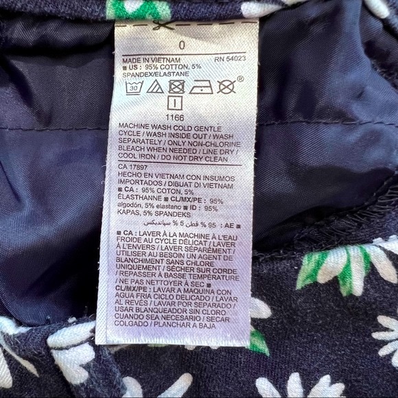 OLD NAVY PIXIE ANKLE CUT PANTS - Picture 8 of 9